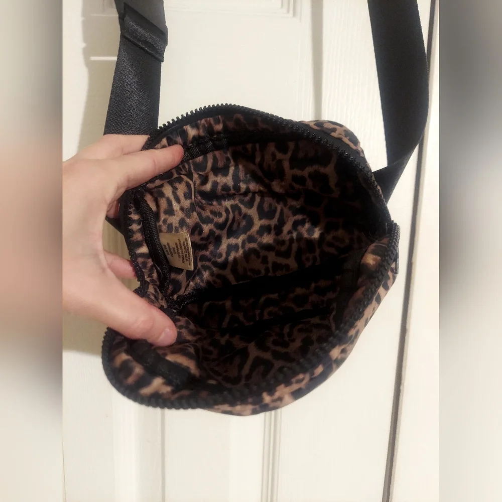 Leopard Fanny - Picture 2 of 3